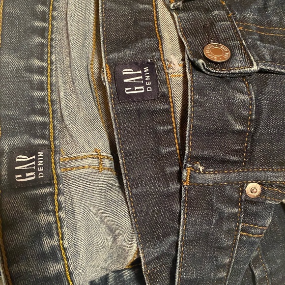 2pairs! Like new GAP Slim Jeans Bundle  (31x32) - Picture 6 of 6